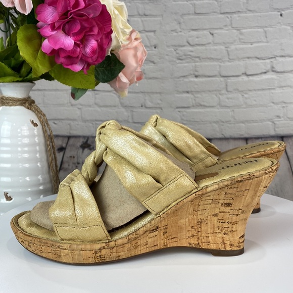 BORN Yellow Shimmer Leather Wedges - Picture 4 of 17